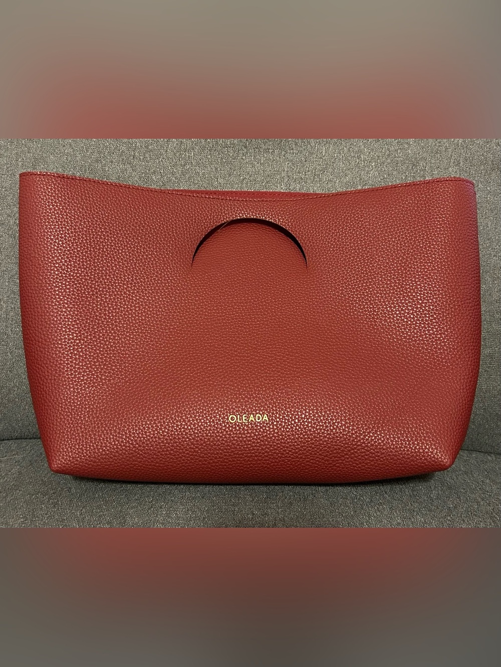 OLEADA Easy Book Tote in Scarlet